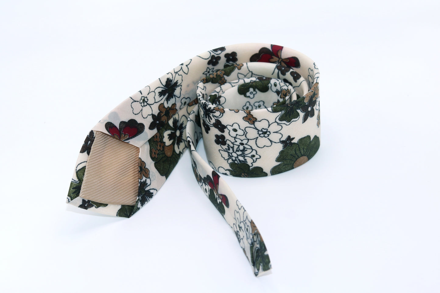 𝐉𝐄𝐒𝐈 𝐅𝐋𝐎𝐑𝐀𝐋 𝐓𝐈𝐄