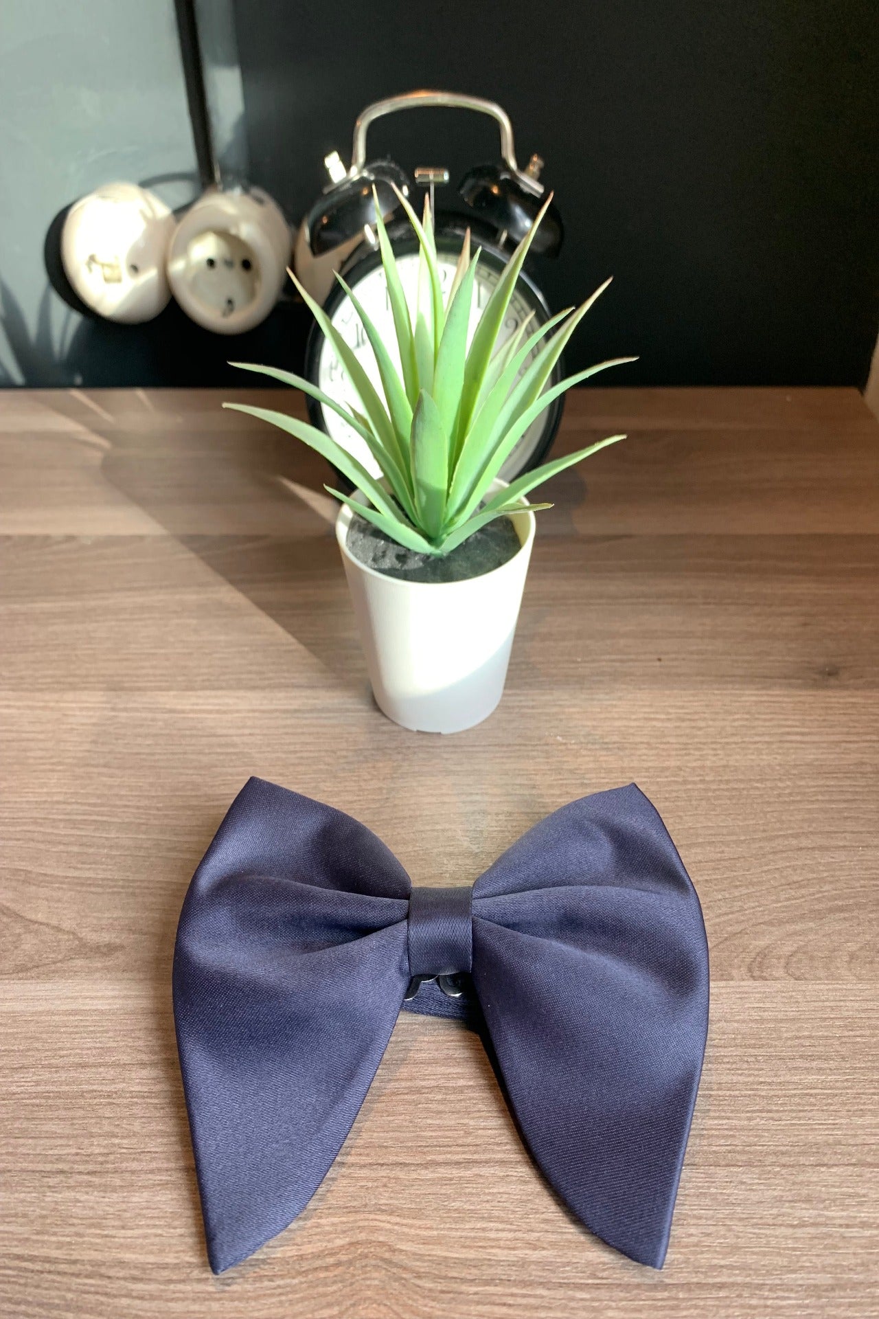 𝐍𝐀𝐕𝐘 𝐁𝐋𝐔𝐄 𝐒𝐀𝐓𝐈𝐍 𝐁𝐎𝐖 𝐓𝐈𝐄