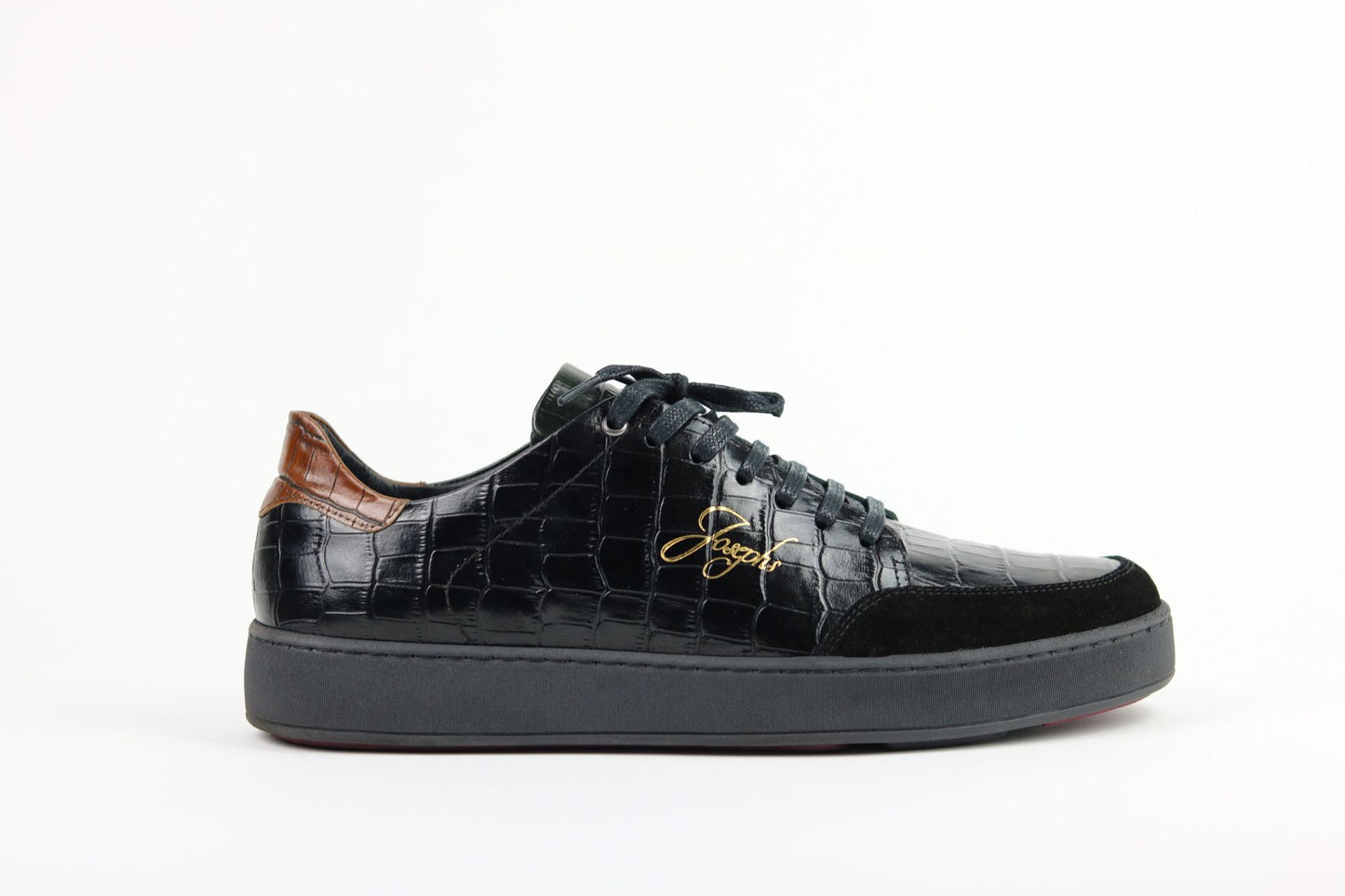 𝐀𝐌𝐄𝐕𝐈 𝐏𝐑𝐄𝐌𝐈𝐔𝐌 𝐒𝐍𝐄𝐀𝐊𝐄𝐑𝐒